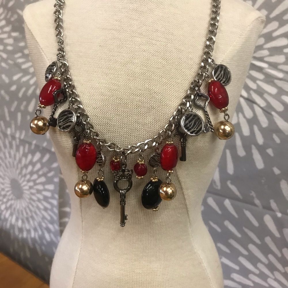 ☀️$5 bundled Key charm statement necklace 18”